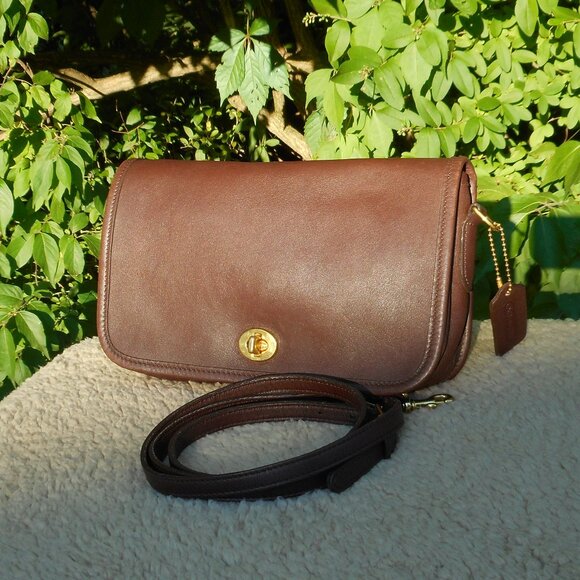 SOLD***Vintage Coach EUC Pocket Purse 9755, in Mahogany - Picture 1 of 10